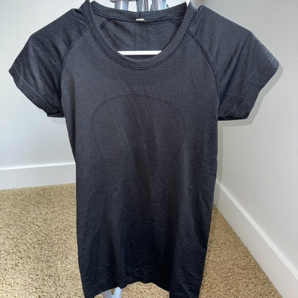 Lululemon Swiftly Tech Short Sleeve Crew *Lunar New Year - Picture 3 of 4